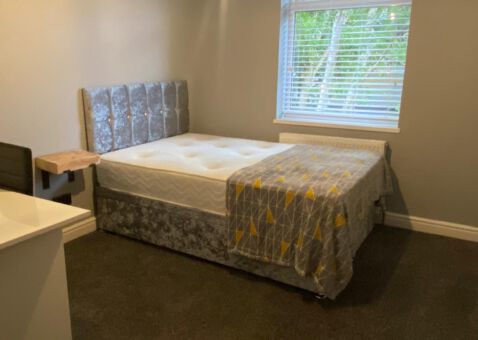Fourth En-Suite Bedroom in property rental Hull